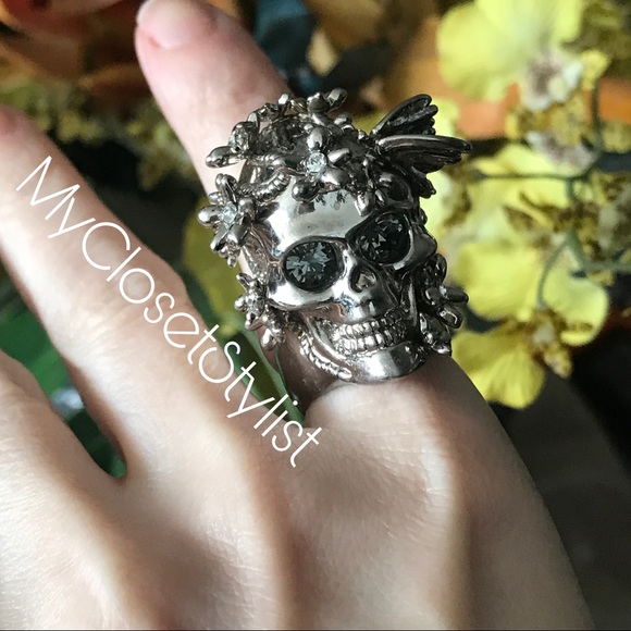 Alexander McQueen Jewelry - ALEXANDER MCQUEEN Skull Butterfly Ring Crystal7 13